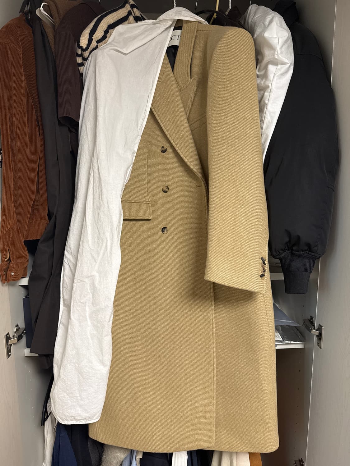 23fw 렉토 로버펠트 베이지 s 사이즈 팝니다. 상품이미지1