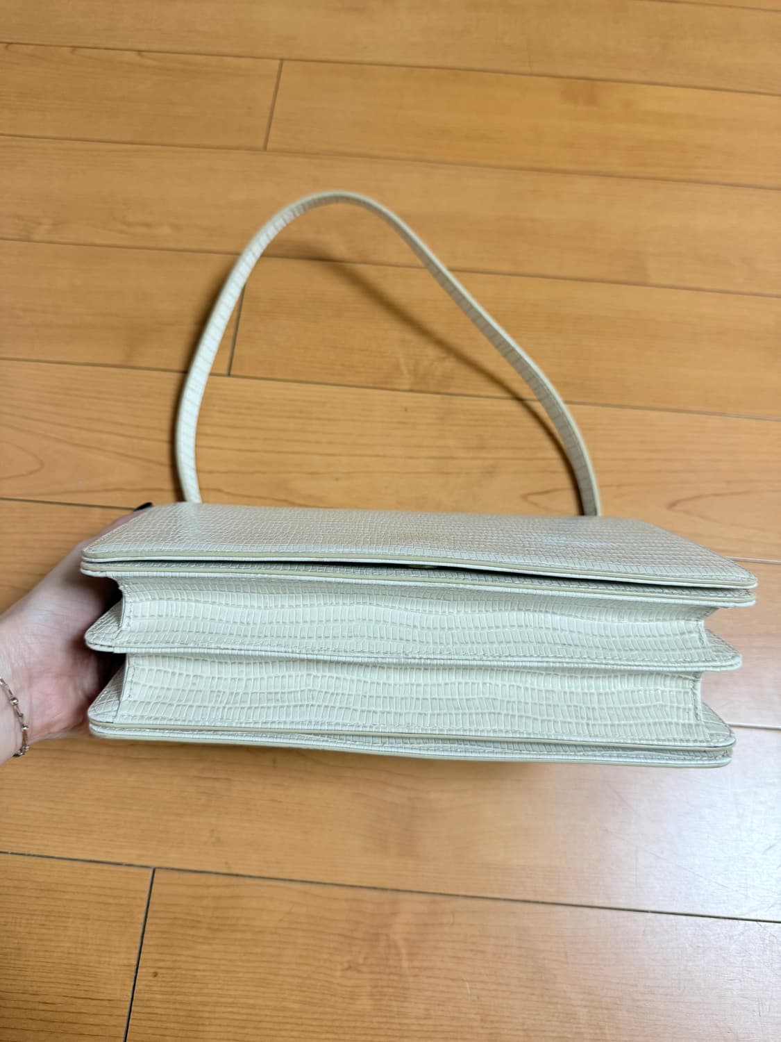 투티에 포멜백 라지 화이트 색상 상품이미지5