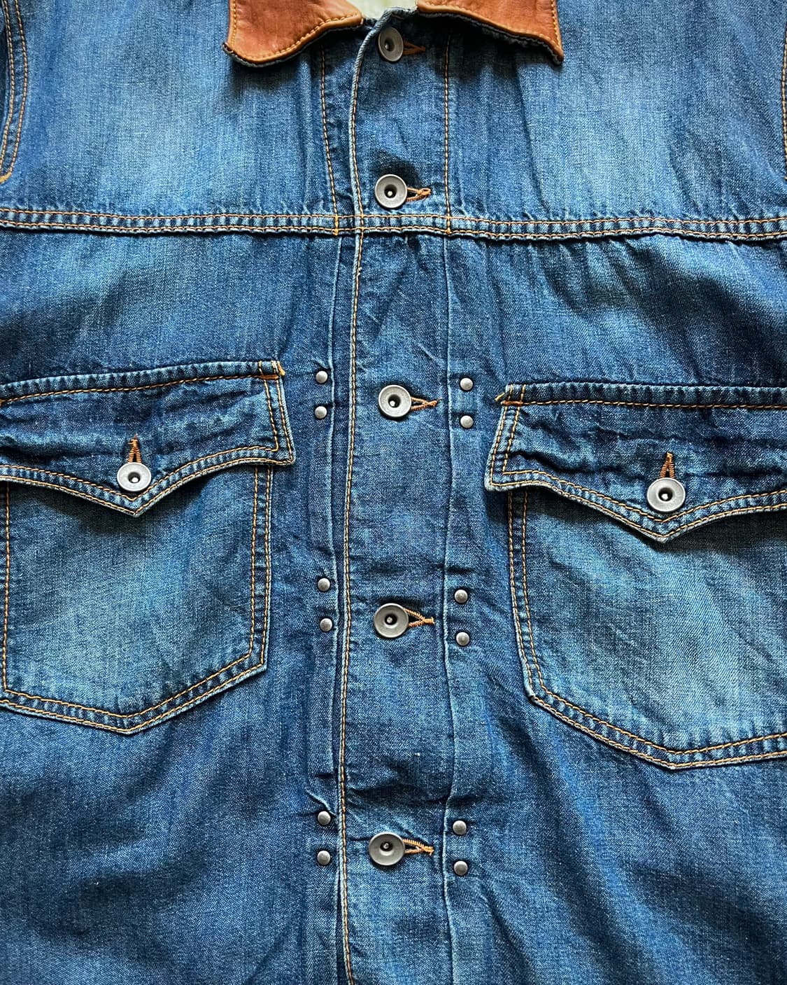 TAKEO KIKUCHI Leather Trim Denim Trucker 상품이미지6