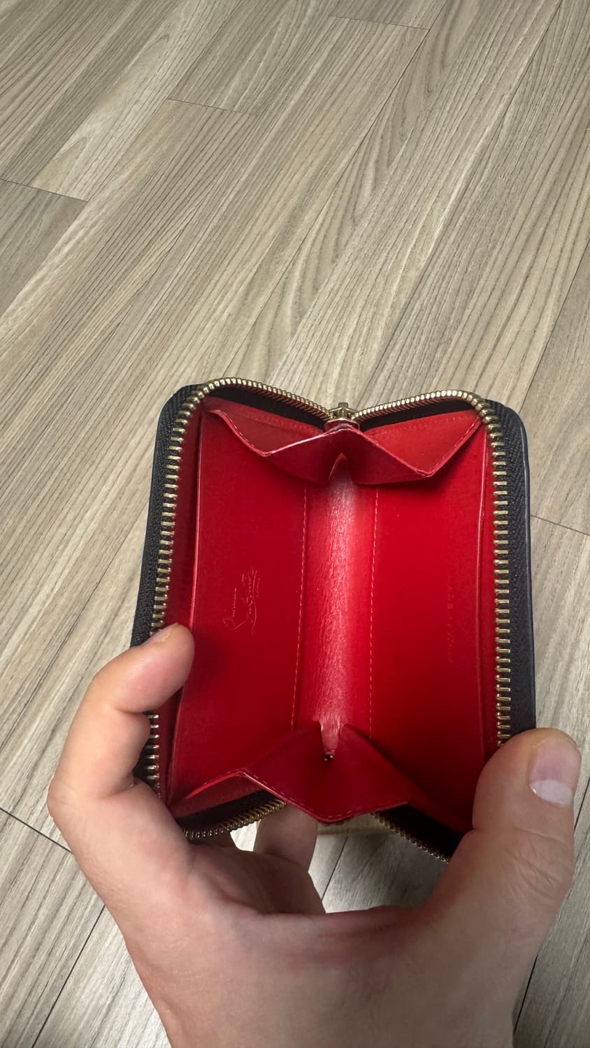 크리스찬루부탱 스파이크 카드지갑 상품이미지5