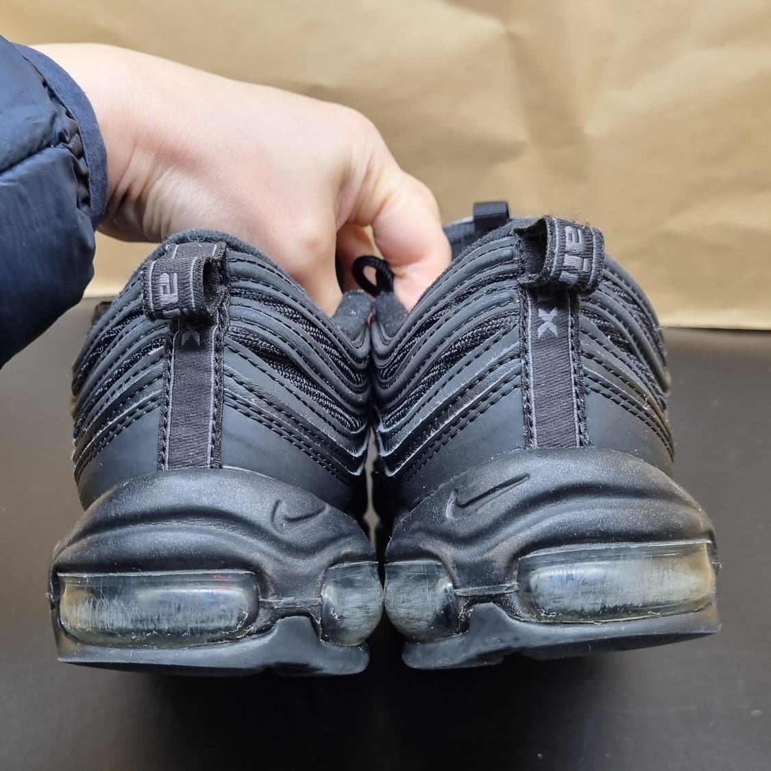 나이키 에어맥스 97 올블랙 남성운동화275 상품이미지4