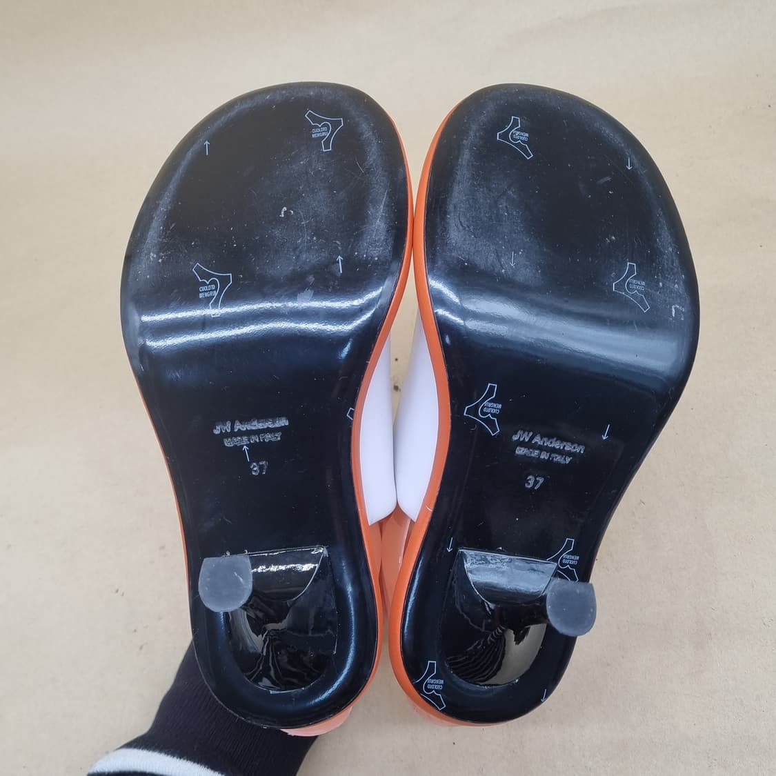 JW 앤더슨 범퍼 여성슬리퍼240 굽9 상품이미지3