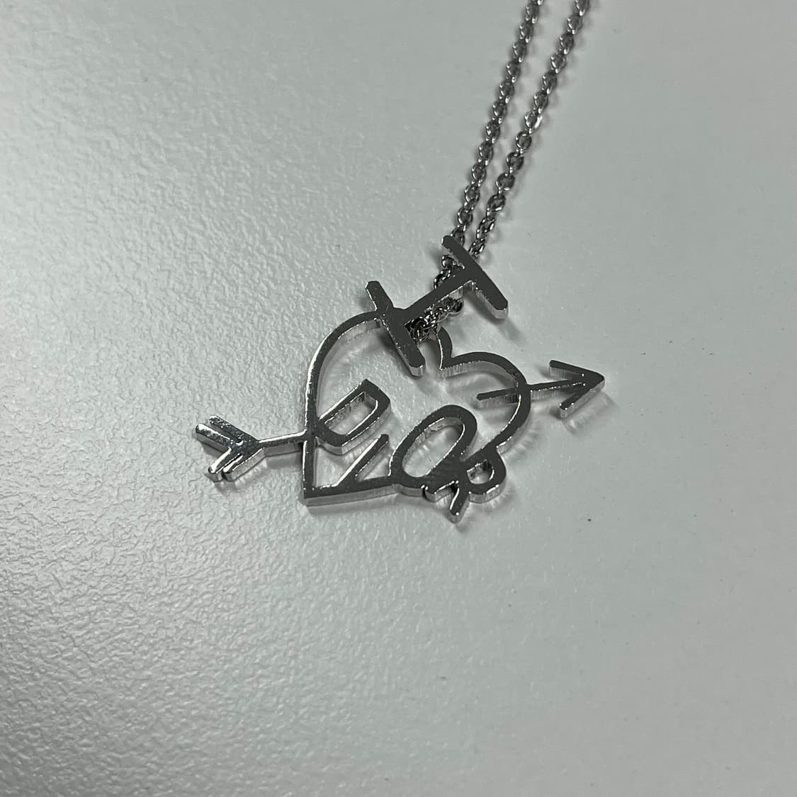 디올 하트 애로우 목걸이 상품이미지1