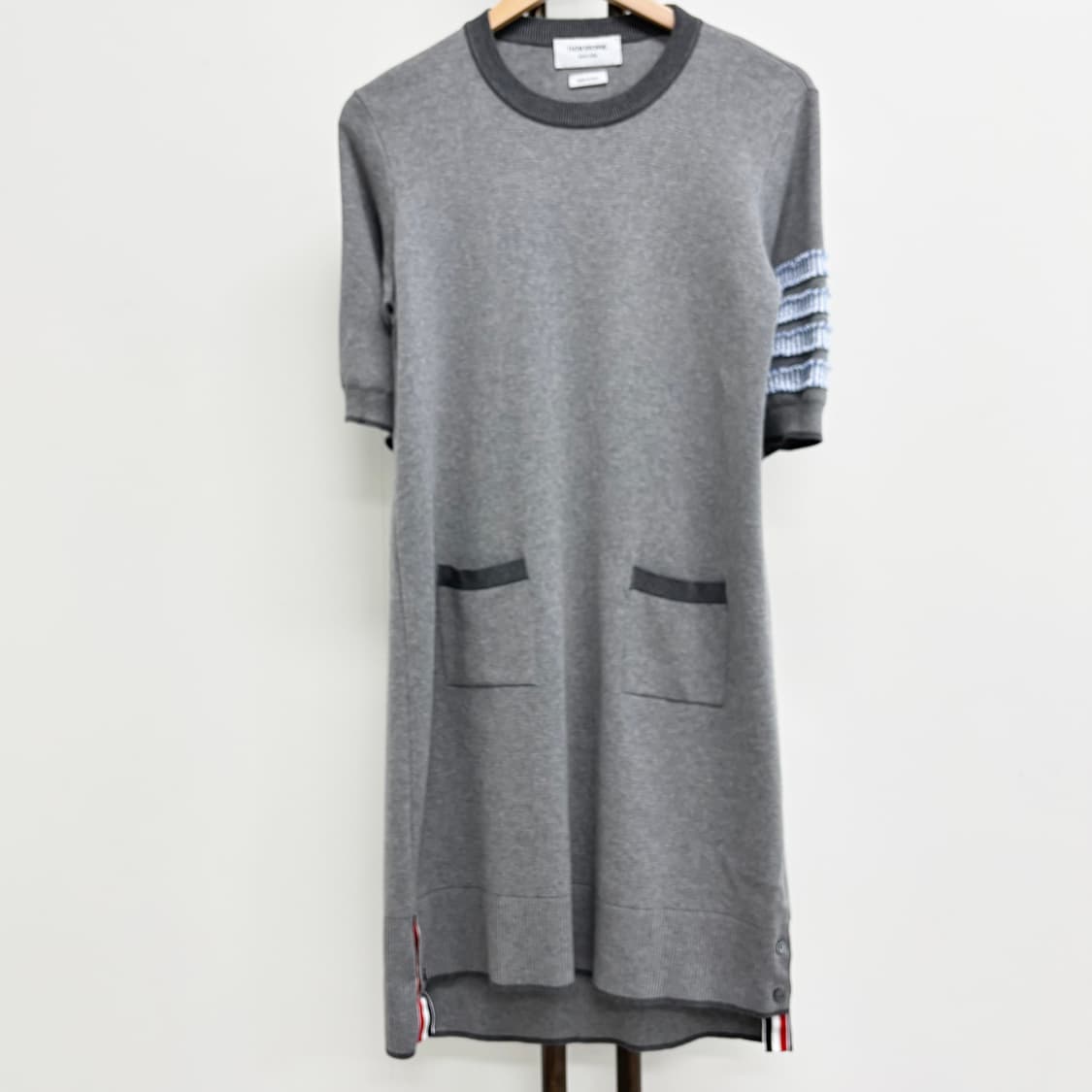 [42]톰브라운 사선완장 원피스 상품이미지1