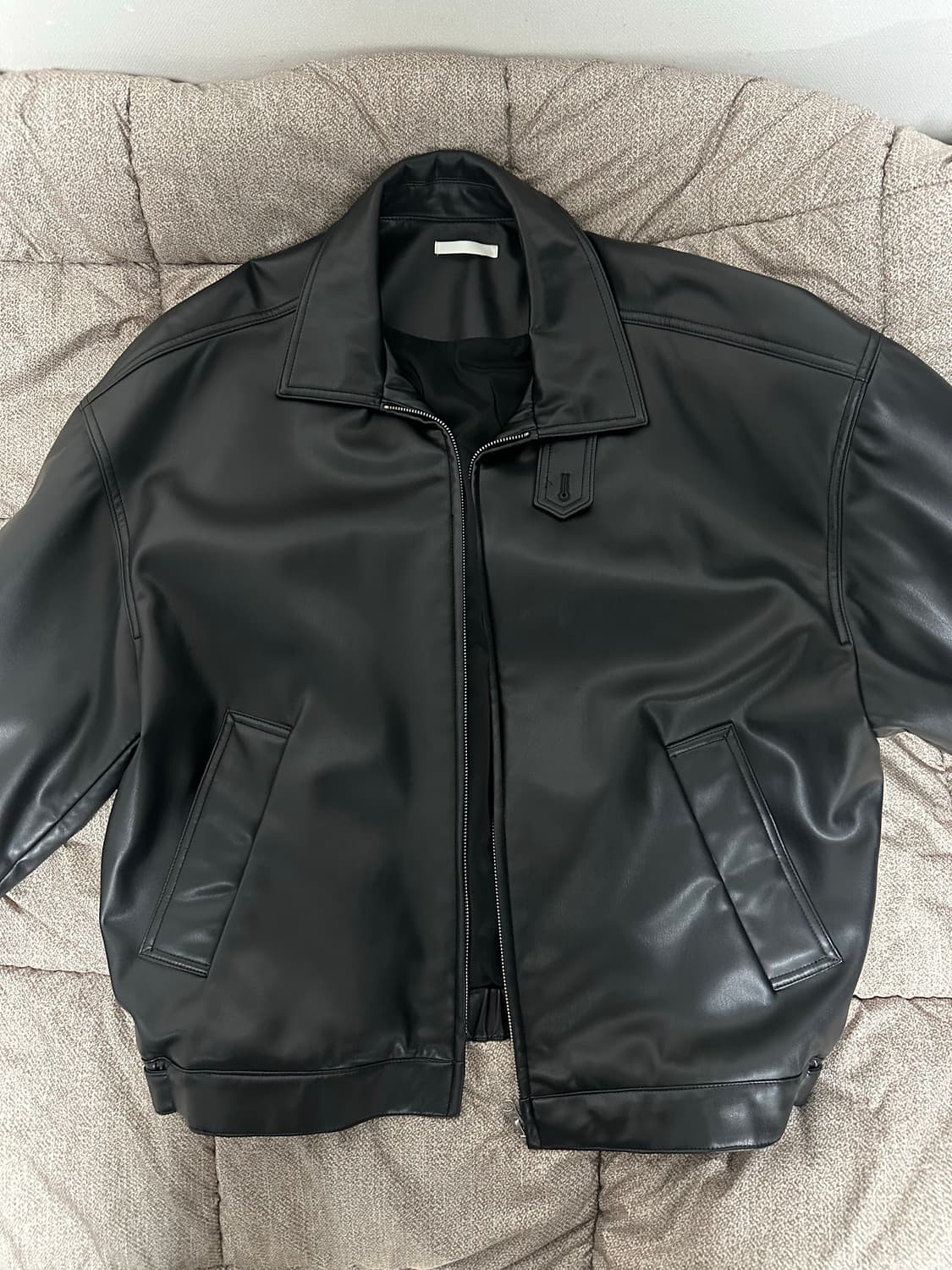 아모멘토 22fw 레더 블루종 블랙 상품이미지4