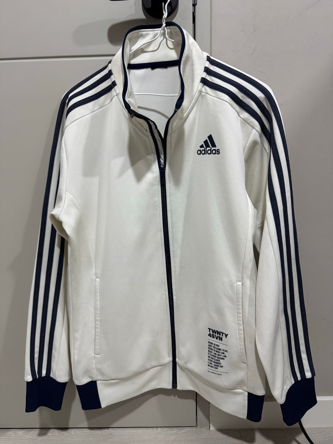 아디다스 일본판 아이보리 트랙탑 상품이미지1