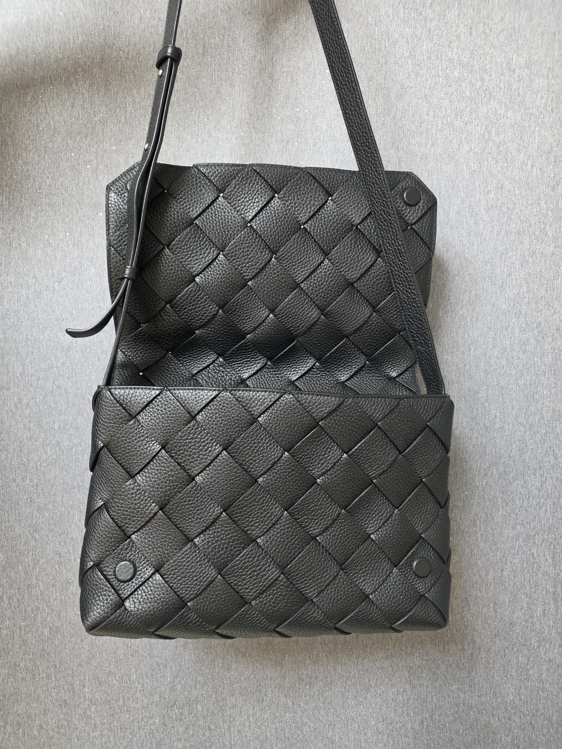 보테가베네타 라지 디아고 크로스백 상품이미지8