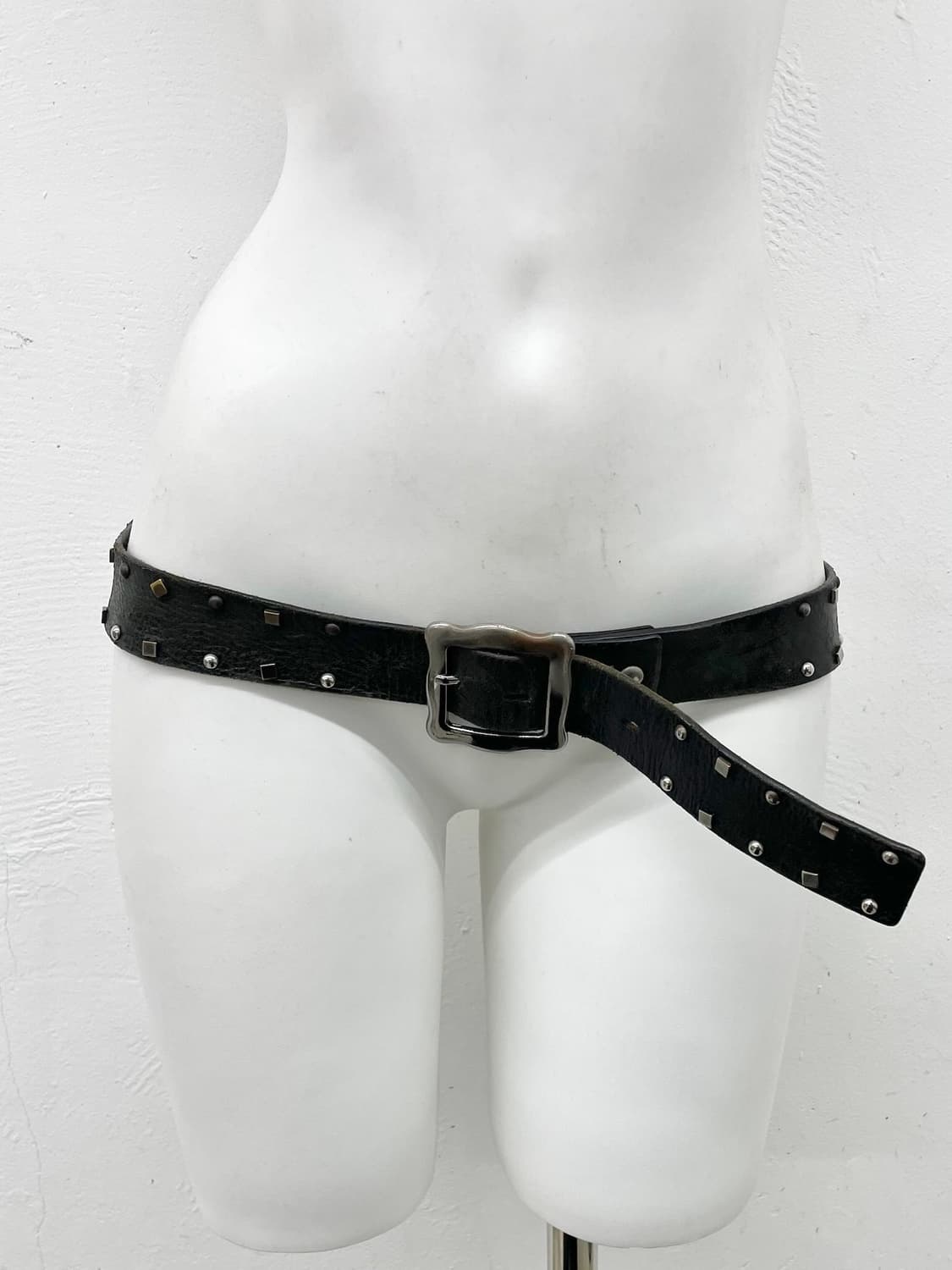 리얼레더 락시크 스터드 버클 벨트 상품이미지2