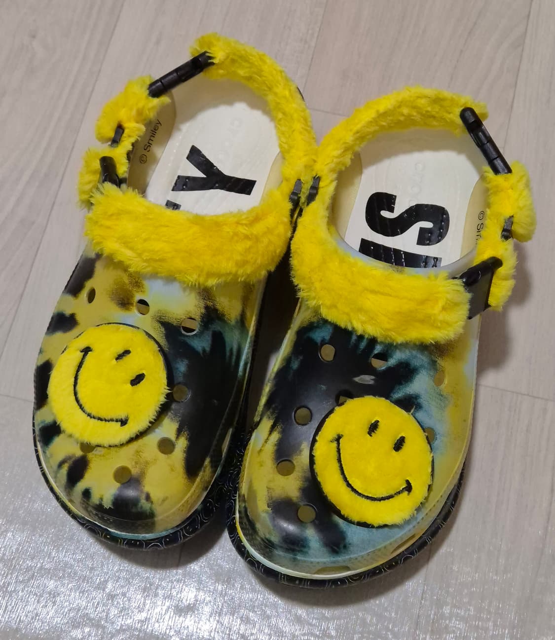 갤러리아 판매 정품 스마일리 크록스 상품이미지1