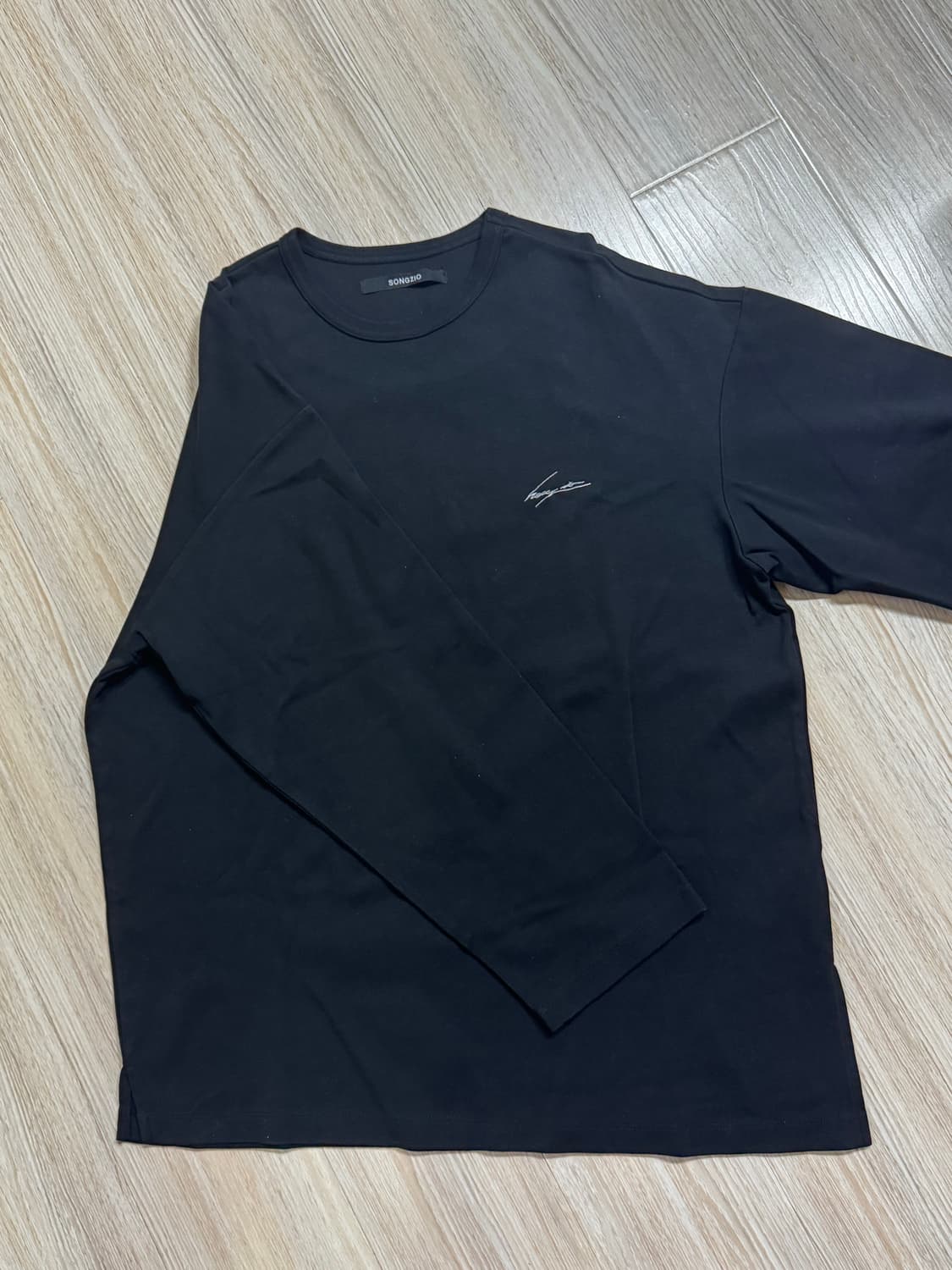 송지오 22 F/W 런웨이 의상  상품이미지3