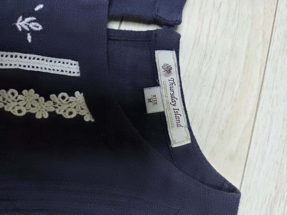 써스데이아일랜드 네이비 레이스 블라우스  상품이미지2