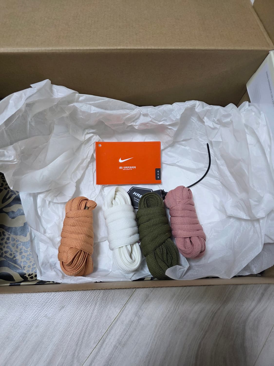 [275] 나이키 x 아츠렉 스케이트 샵 sb 덩크로우 프로 핑크앤그린 상품이미지2