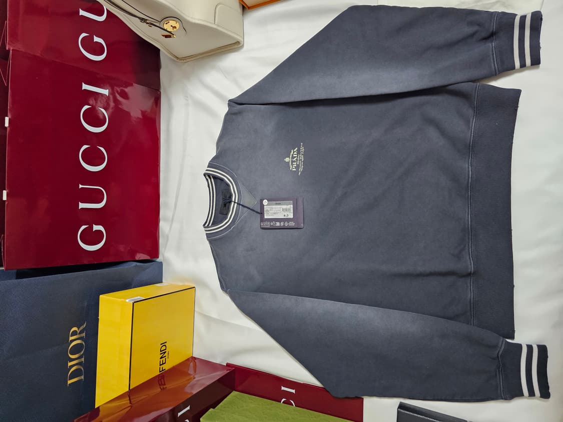 (새상품)24ss프라다 맨투맨 팝니다 상품이미지1