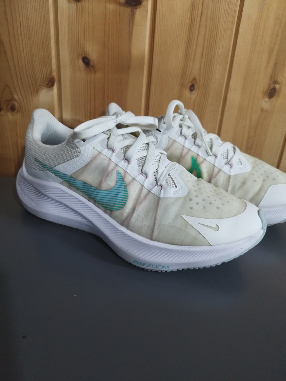 235mm 나이키 줌윈플로8 런닝화  상품이미지2