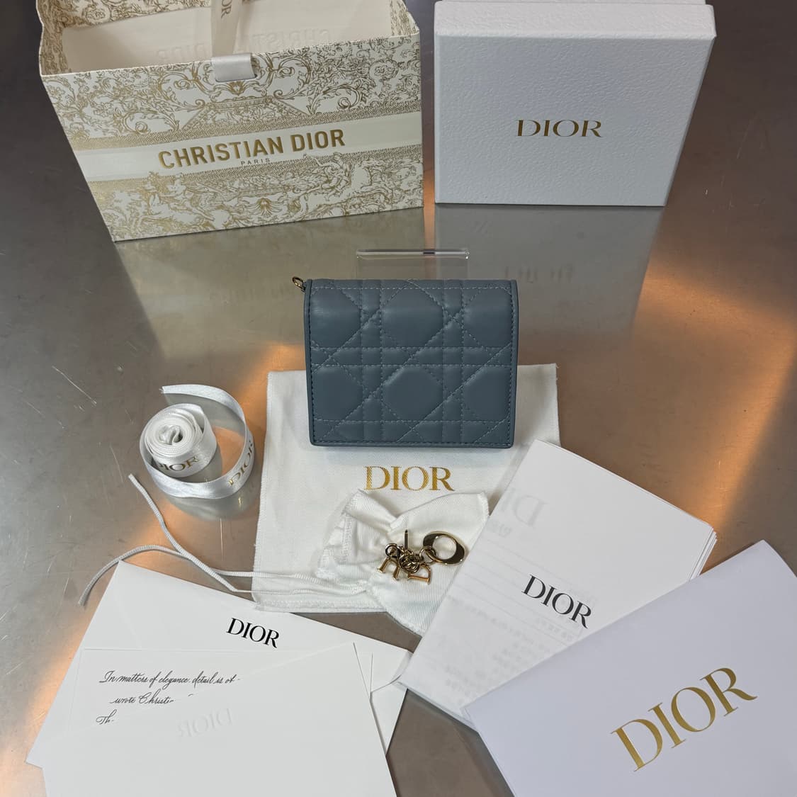 [리오브] 디올 레이디 디올 까나쥬 미니 반지갑 상품이미지1