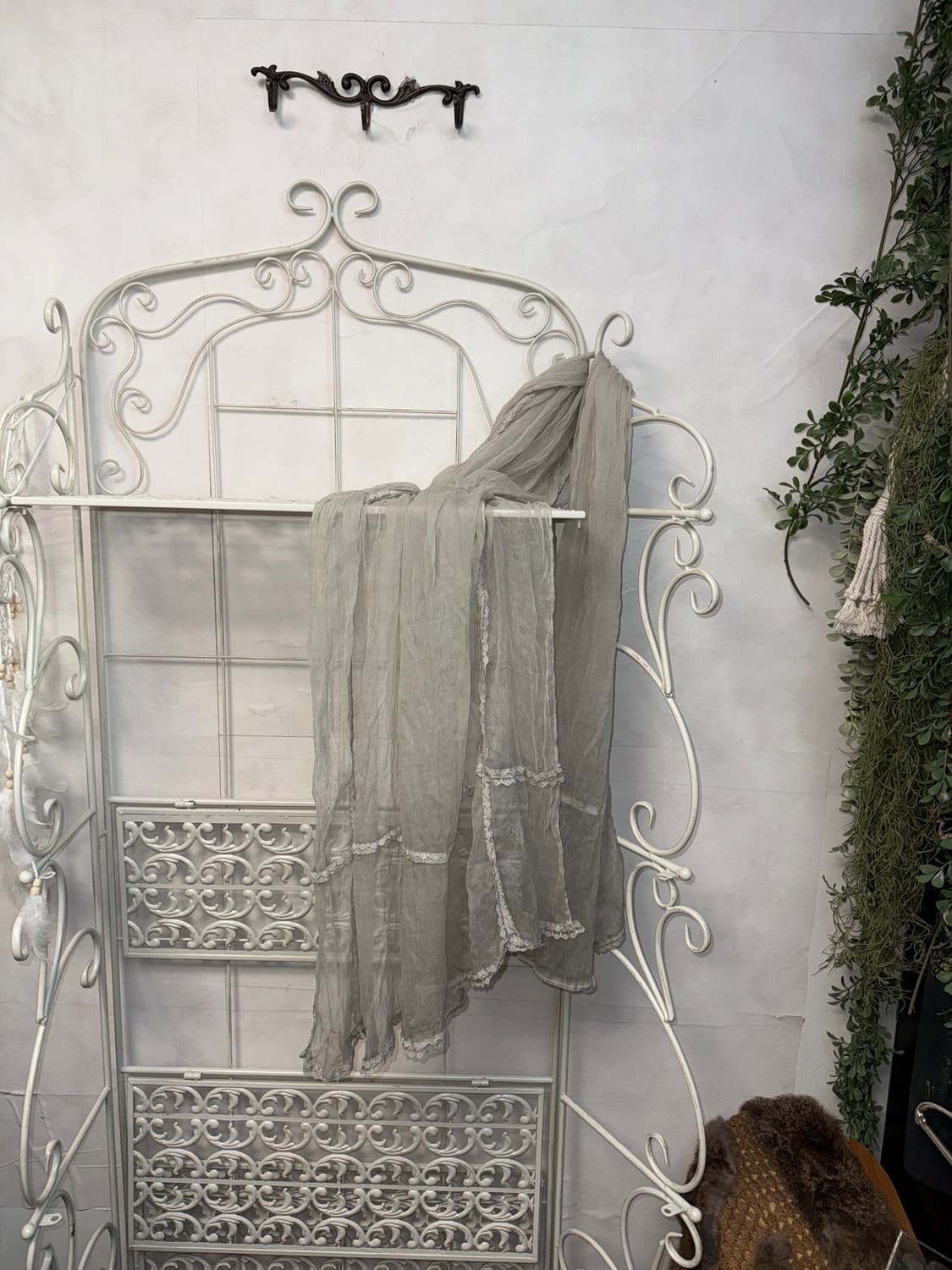 Tandy gray lace detail silk scarf 상품이미지1