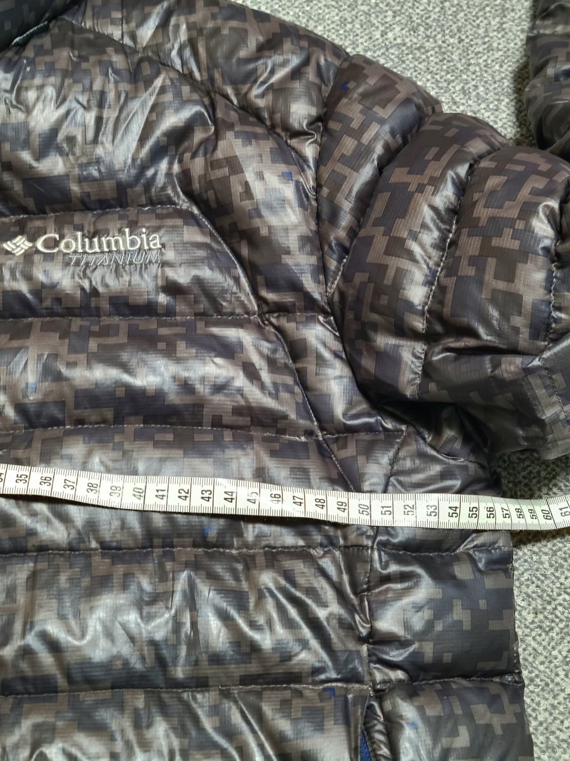 컬럼비아 티타늄 구스다운 경량  남성 패딩 XL 상품이미지4