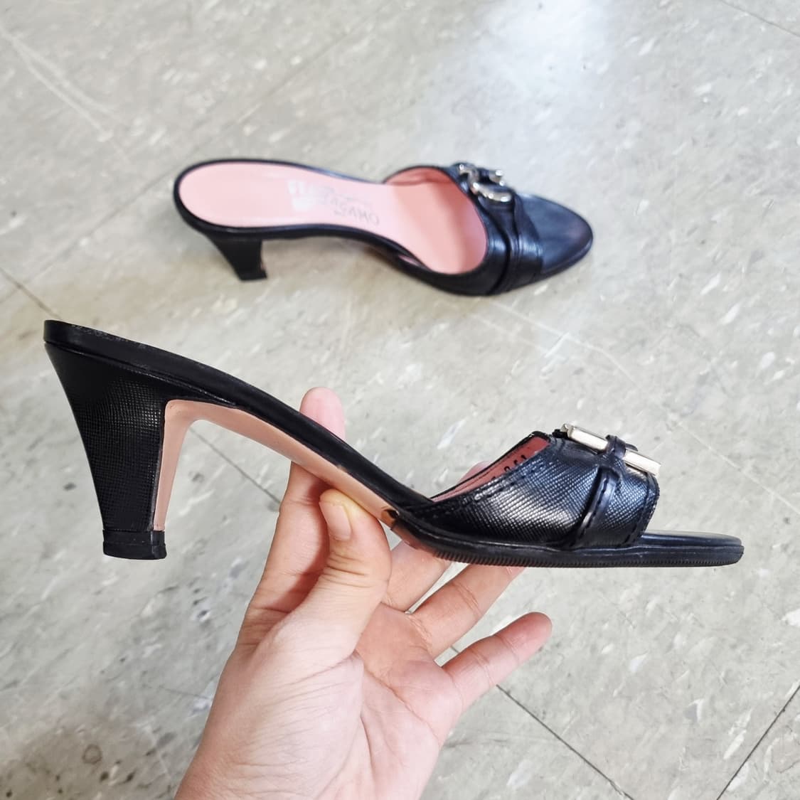 페라가모 뮬 샌들힐 간치니 키튼힐 슈즈 신발 구두 (230/36) 상품이미지2