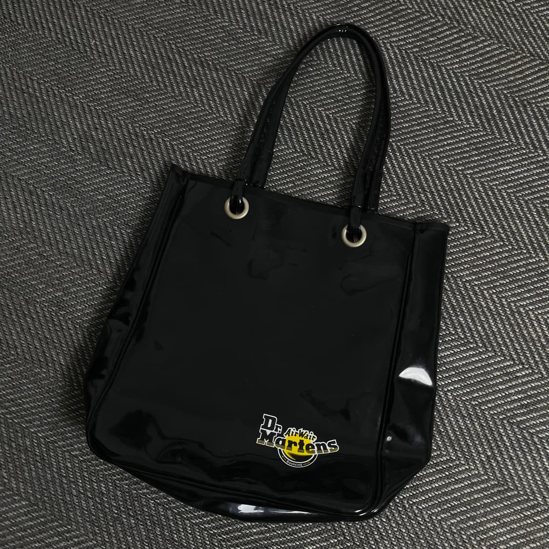 닥터마틴 글로시 코팅 토트백 블랙y 3154 상품이미지1
