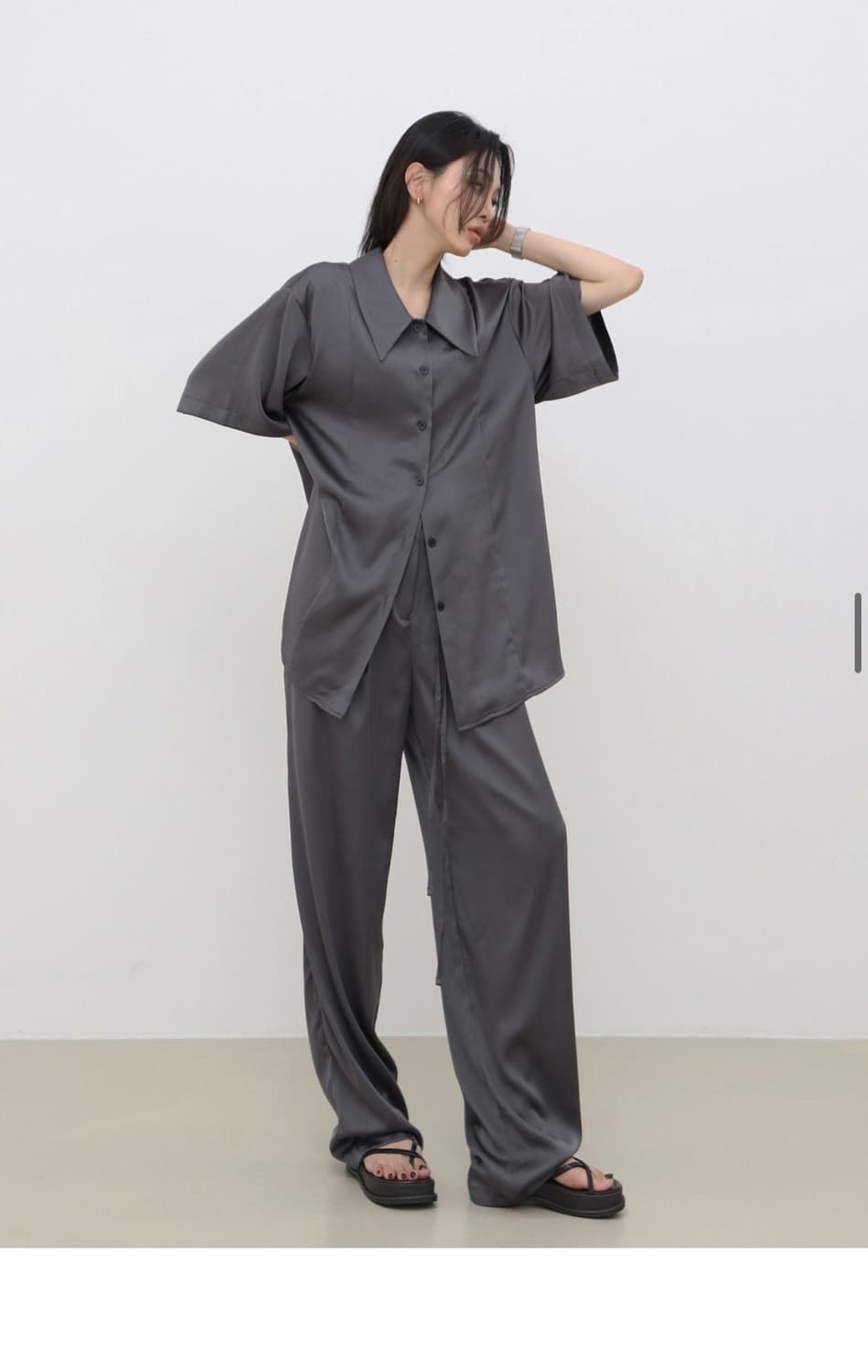 새상품) 트리밍버드 코클 셋업 팬츠 + 셔츠 세트 다크 실버 상품이미지4