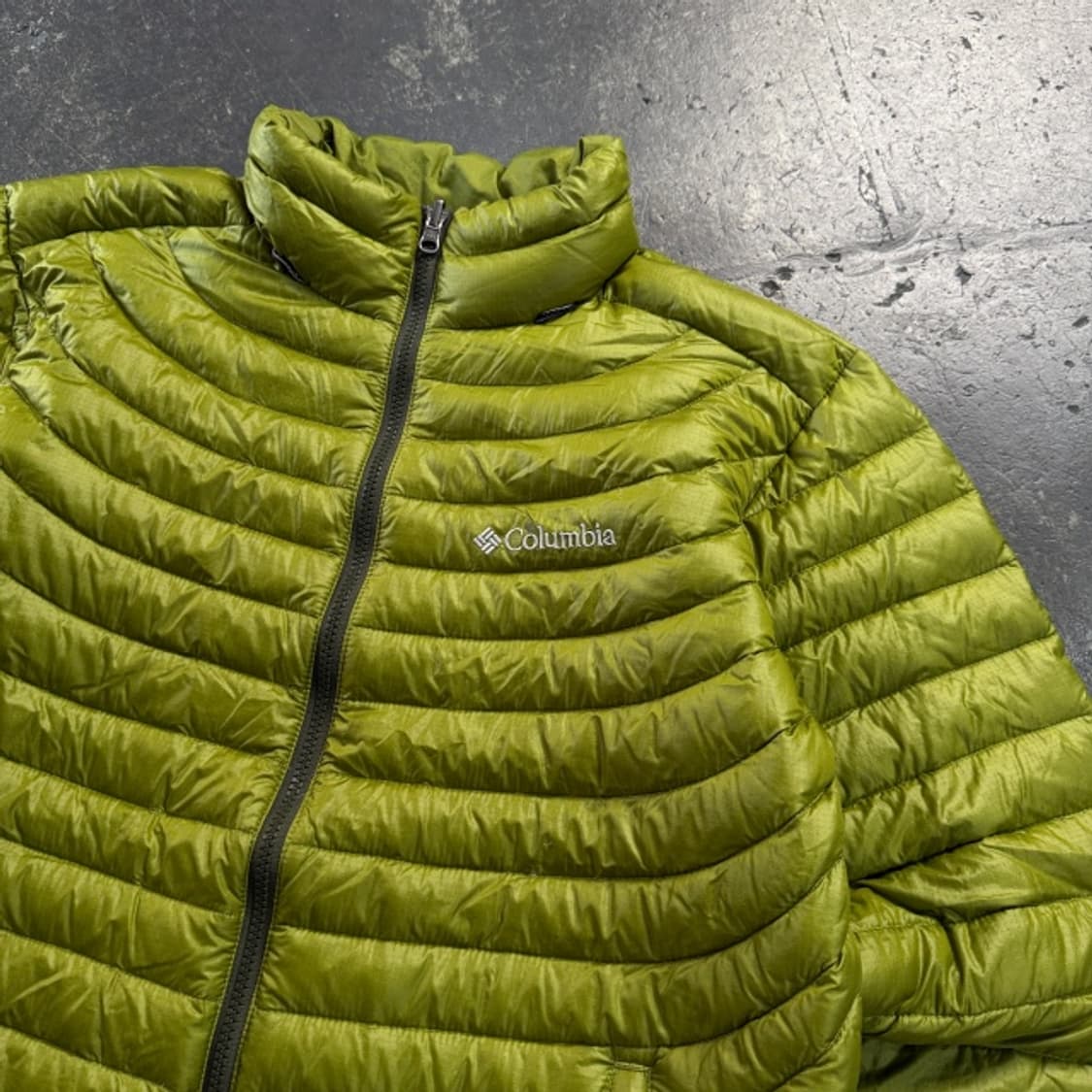 100 콜럼비아 경량패딩  상품이미지2