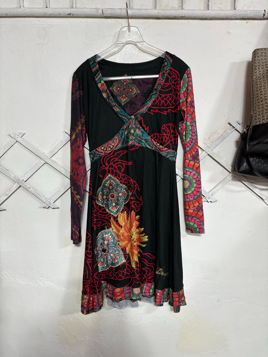 Desigual 오리엔탈 미디 v-neck ops 상품이미지1