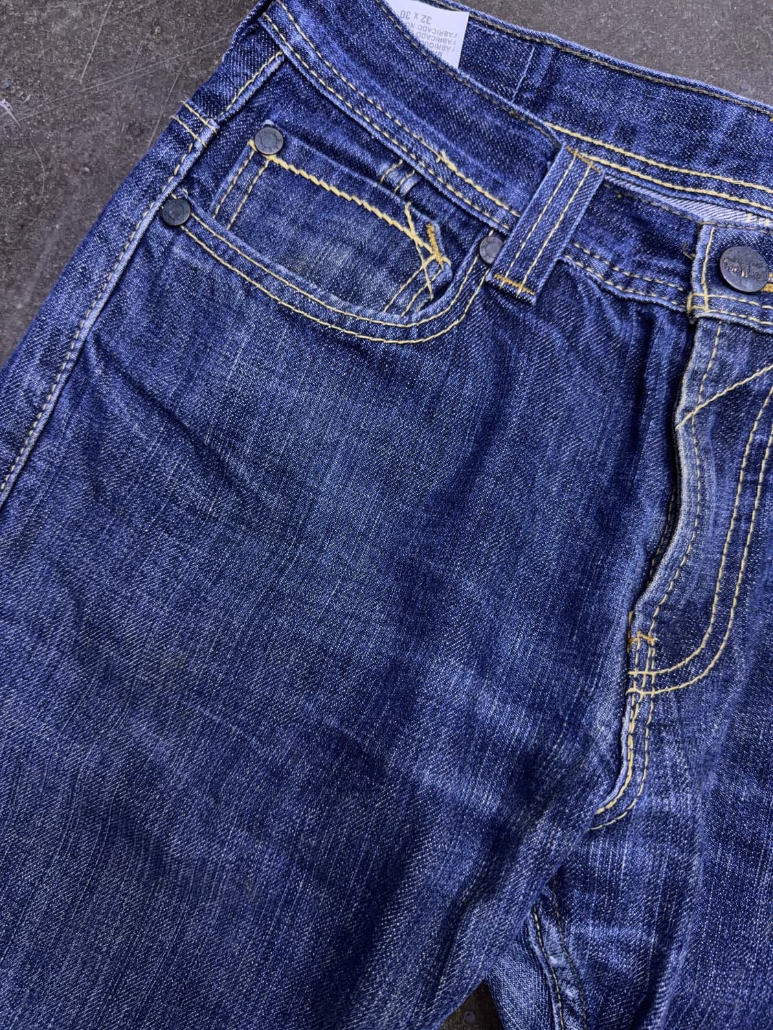 리바이스 511 슬림핏 지퍼 디테일 절개 딥인디고 데님팬츠 32 상품이미지4