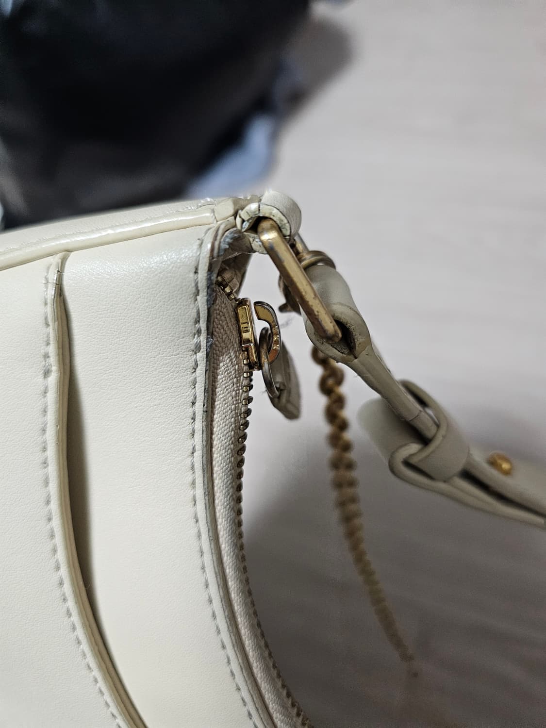 드메리엘 로지백 미디엄 크링클 아이보리 상품이미지4