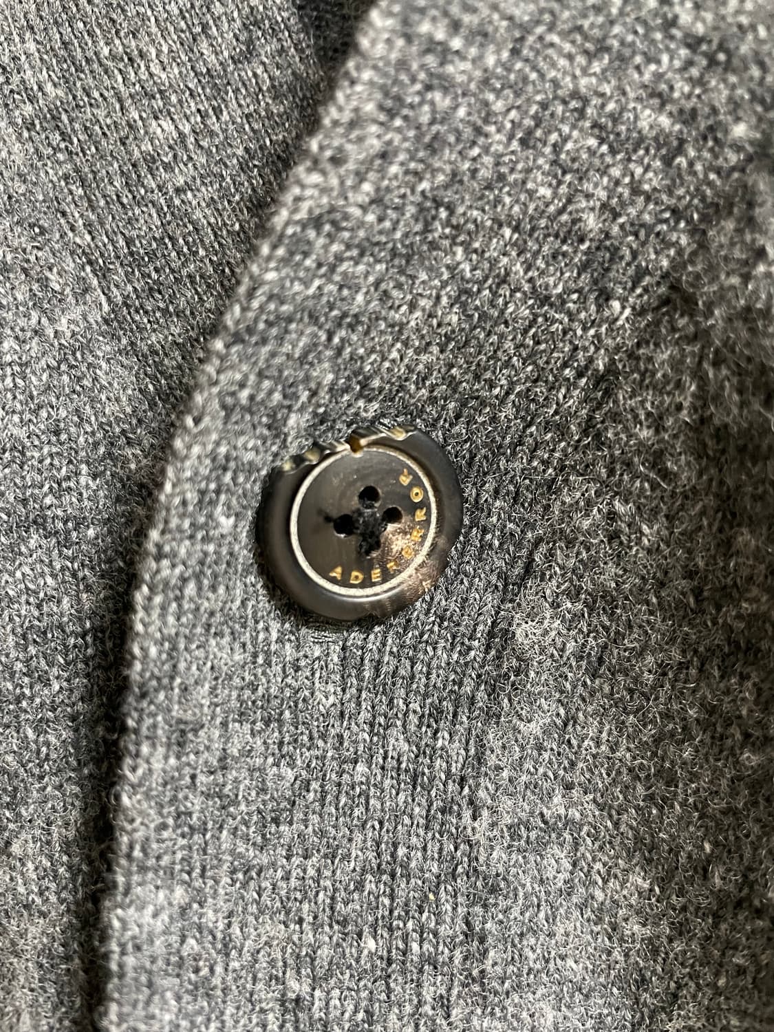 아더에러 시그니피컨트 가디건 차콜 L 상품이미지3