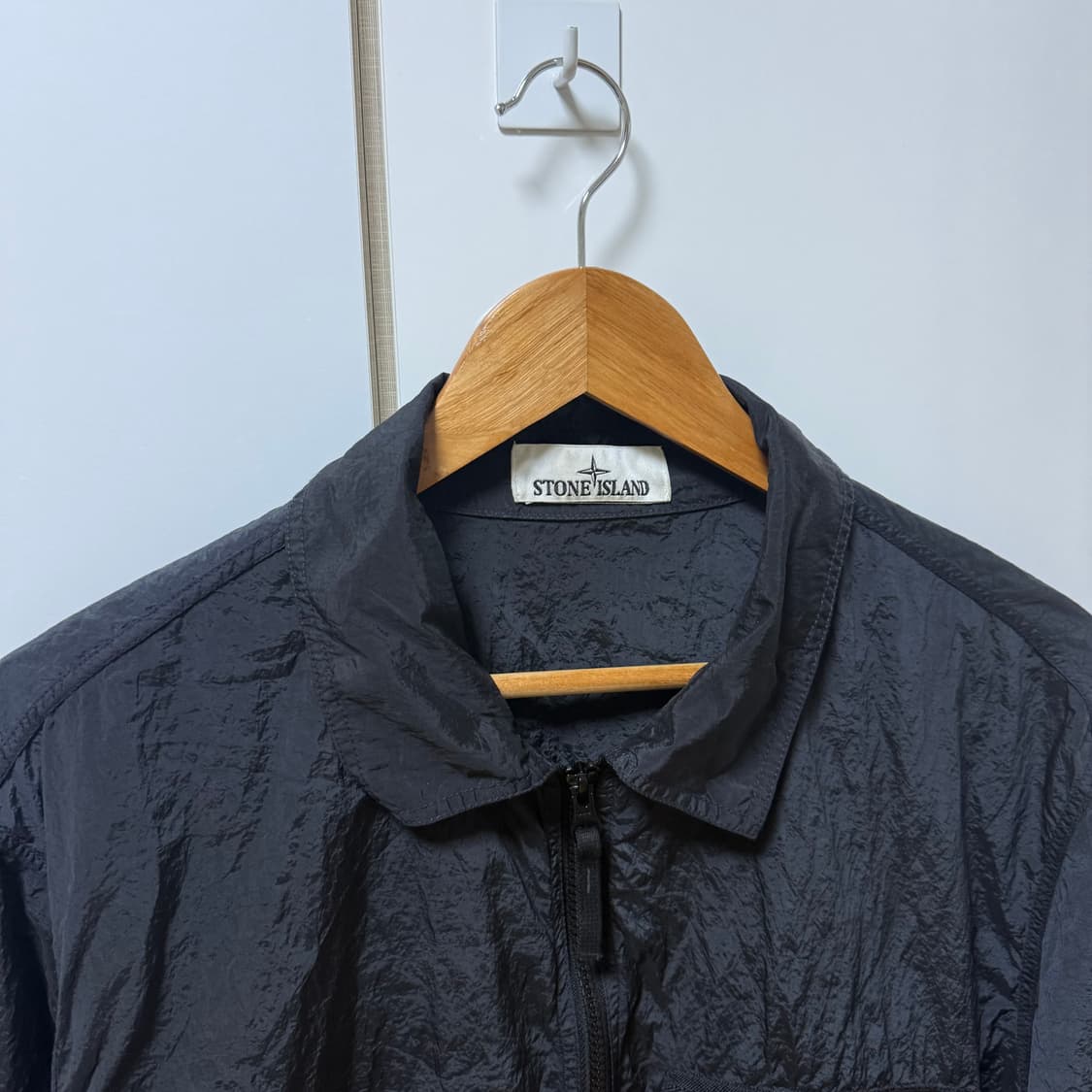 스톤아일랜드 나일론 바람막이 자켓
XL사이즈  상품이미지3