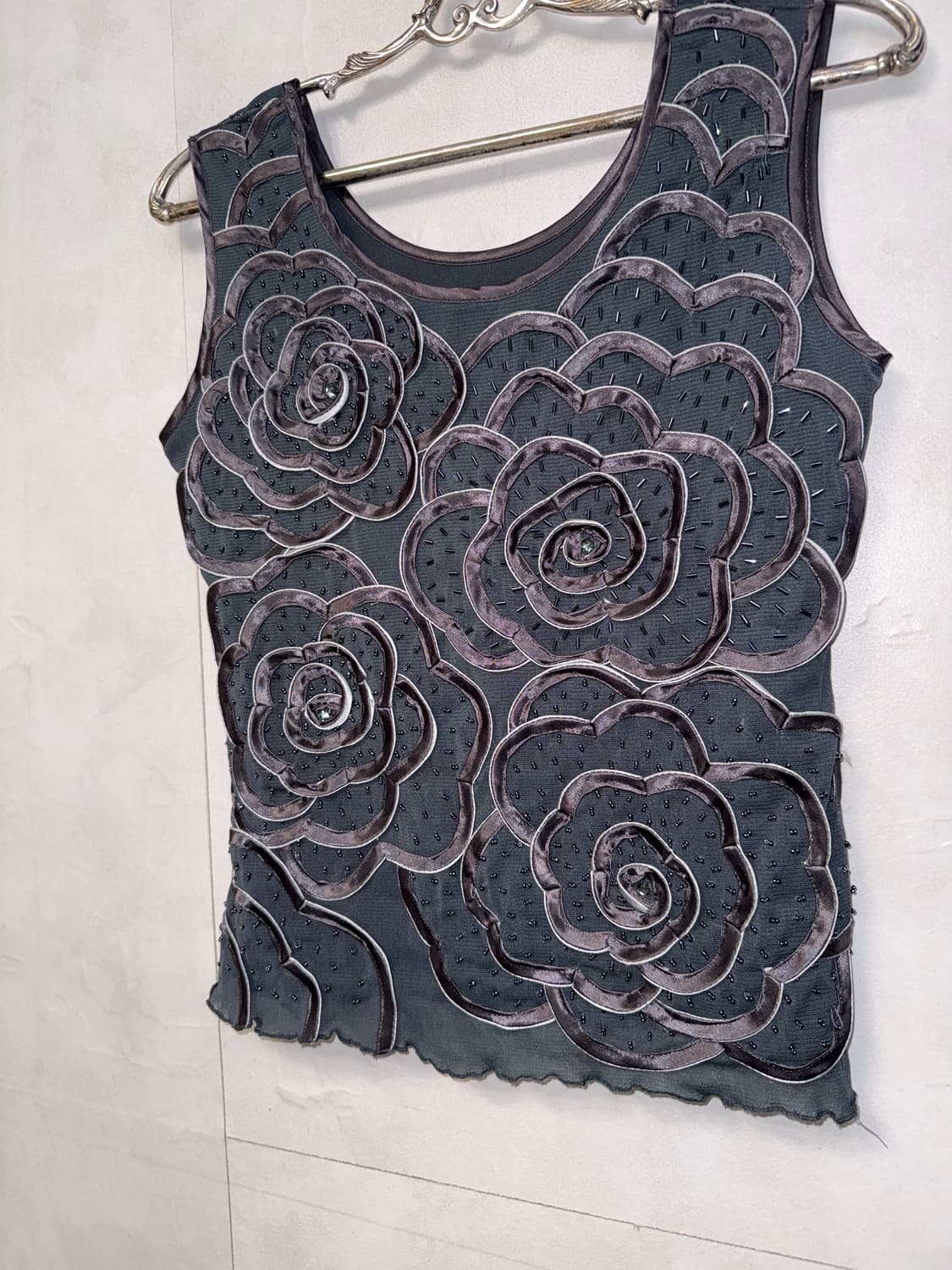 Charcoal satin rose mesh beads 슬리브리스 상품이미지4