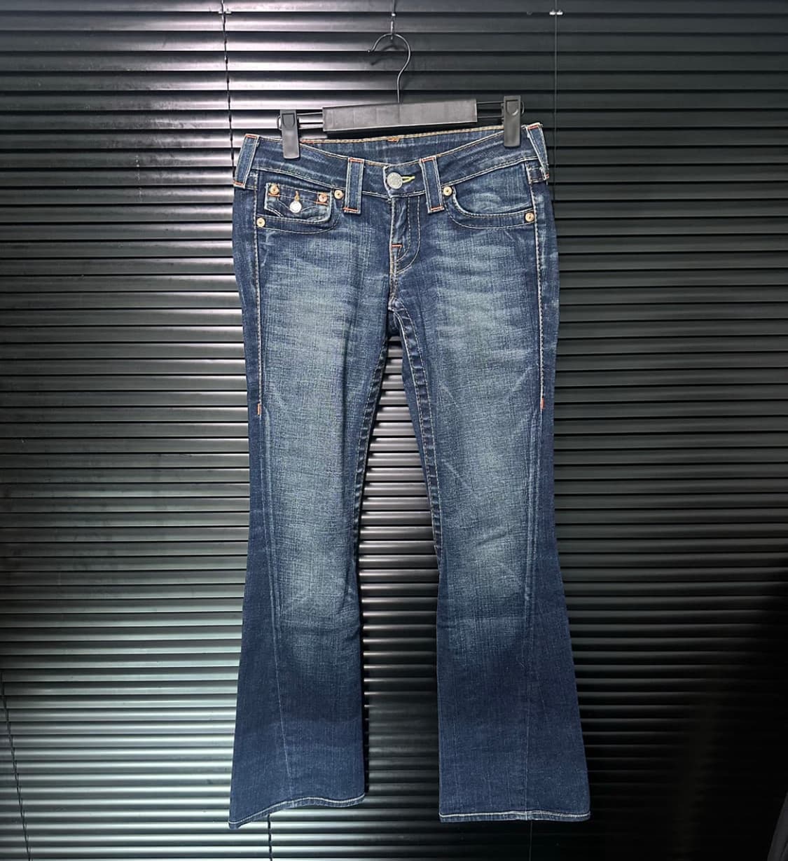 true religion 로우라이즈 부츠컷 데님 상품이미지5