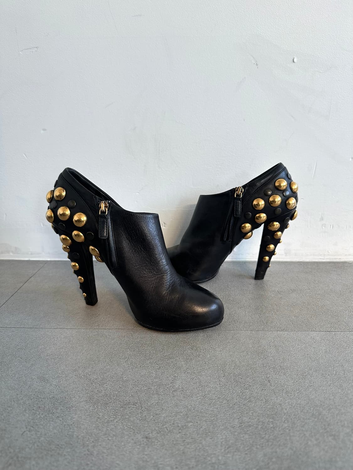 구찌 톰포드 바부스카 스터드 레더 앵클부츠 상품이미지6
