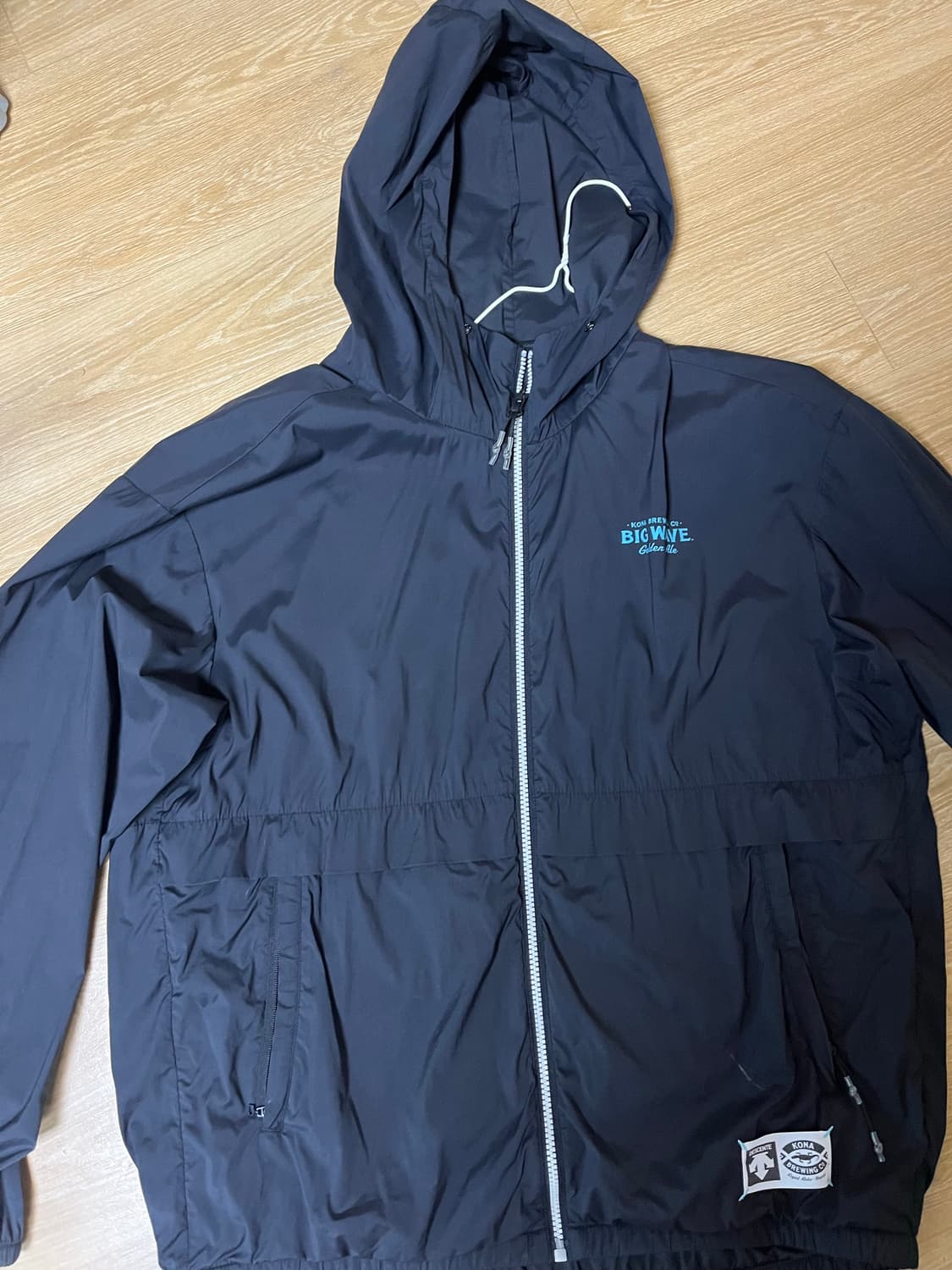 데상트 블랙 바람막이 상품이미지1