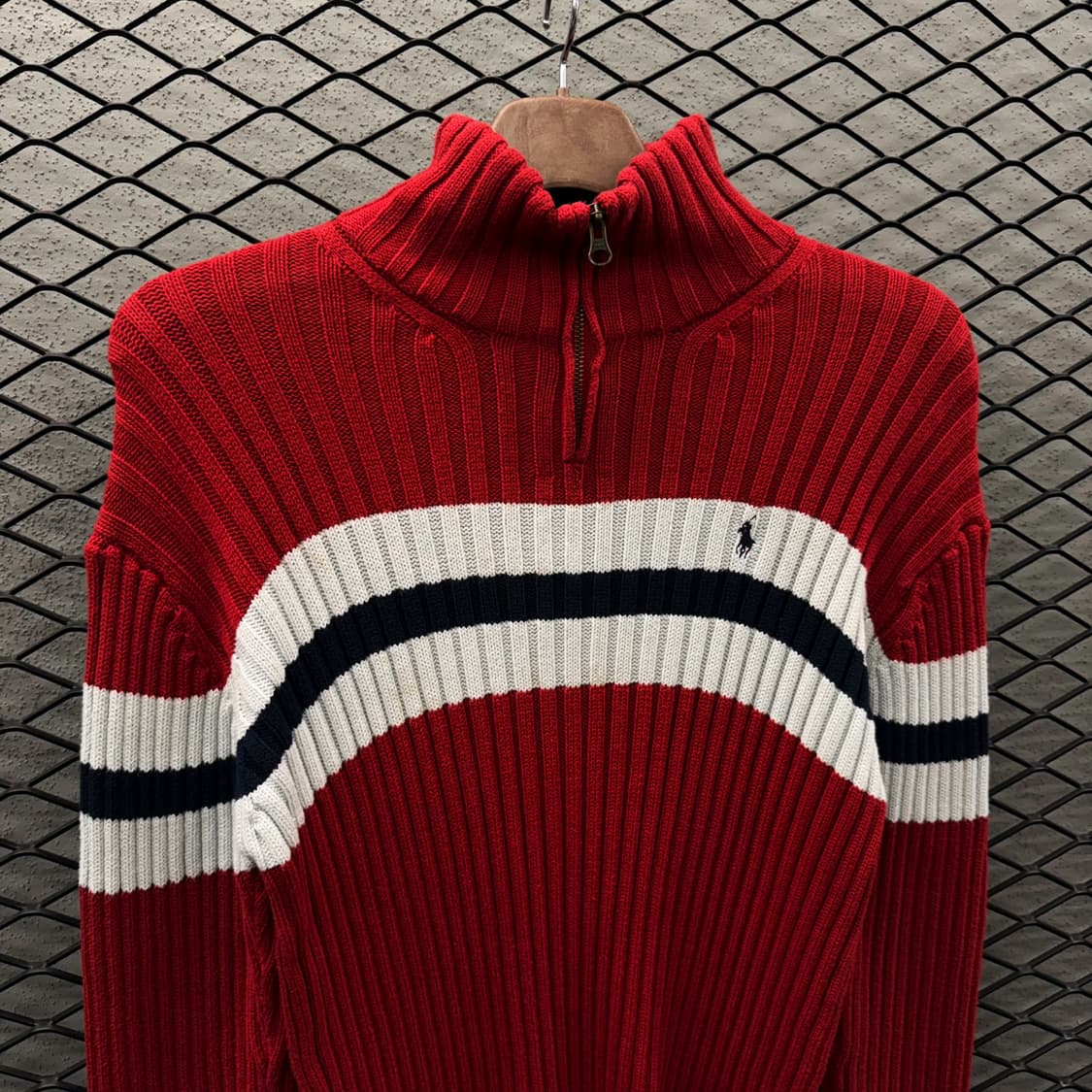 폴로 랄프로렌 스트라이프 하프집업 니트 리브드 코튼 컬러라인 디테일 레드 상품이미지4