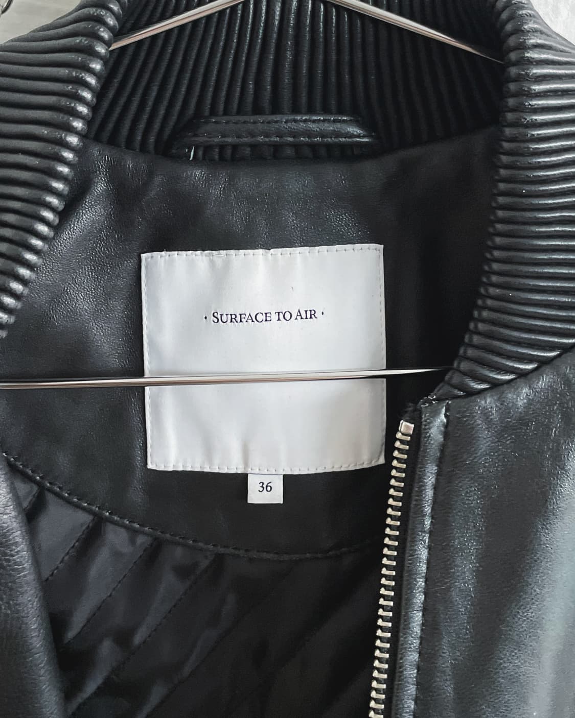 surface to air 레더 크롭 봄버 상품이미지5