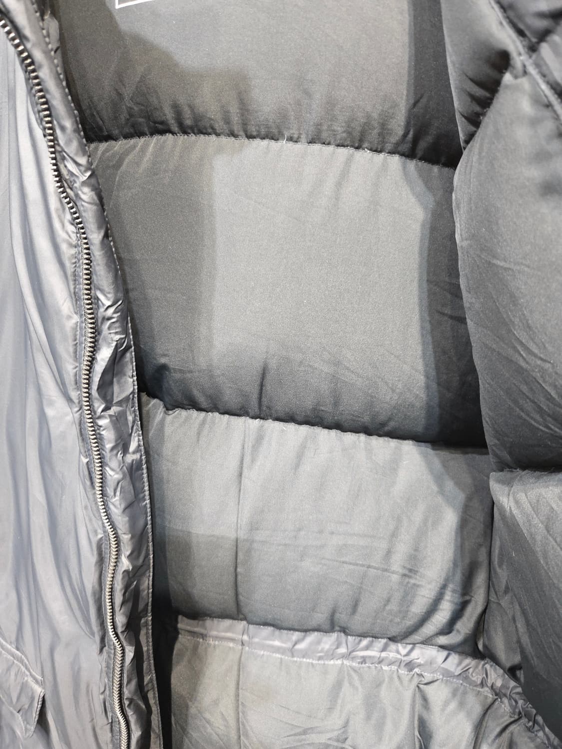 리바이스 덕다운 블랙 패딩_M 상품이미지4