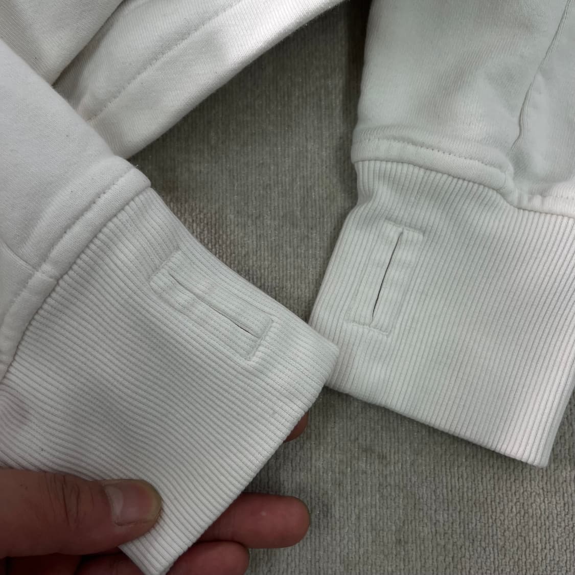 95 CP컴퍼니 렌즈 와펜 화이트 맨투맨 상품이미지5