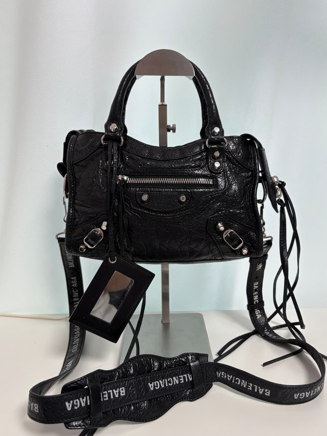 발렌시아가 모터 미니 로고스트랩 상품이미지1