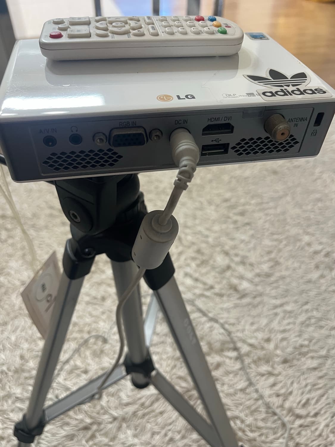 LG 빔프로젝터 + 삼각대 거치대 세트 상품이미지2