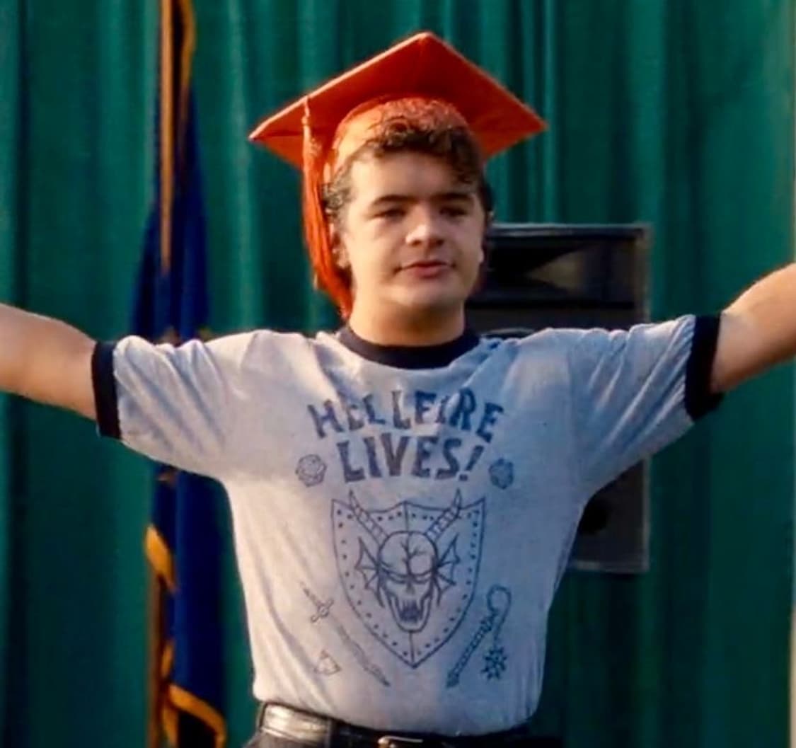 넥플릭스 굿즈 기묘한이야기 헬파이어클럽 더스틴 티셔츠 상품이미지1