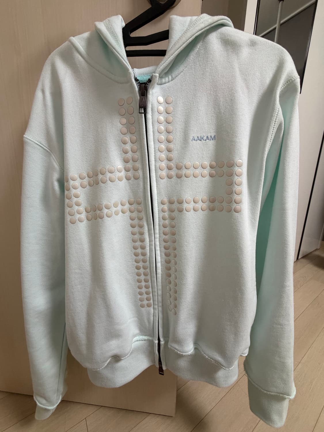 아캄 Cross Rhinestone Zip-Up Hoodie (blue) 상품이미지4