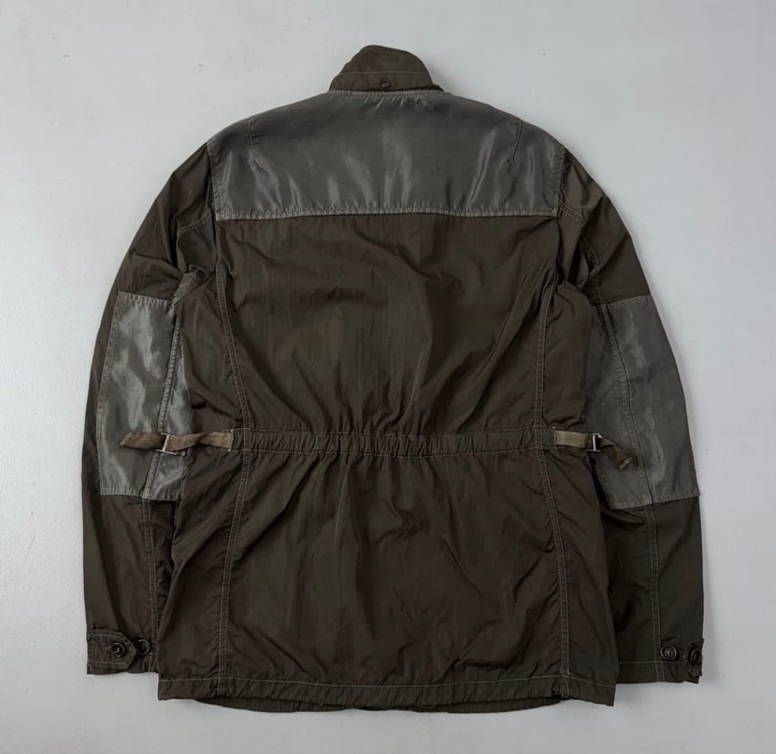 cp컴퍼니 나일론 바람막이 자켓 상품이미지3