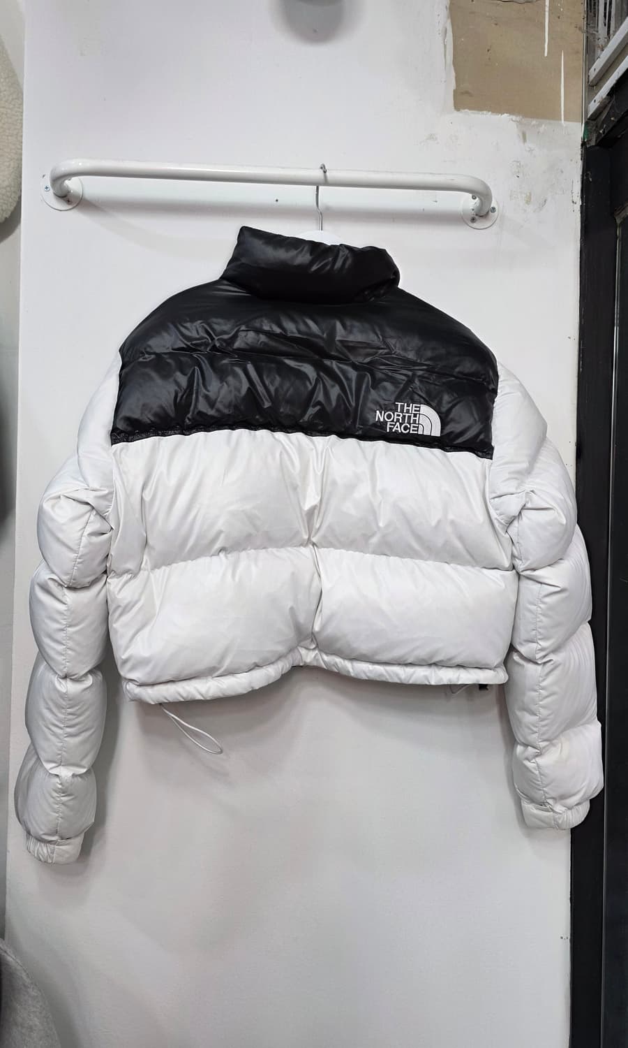 노스페이스 여성 눕시 크롭 숏패딩 700(해외판) 상품이미지2