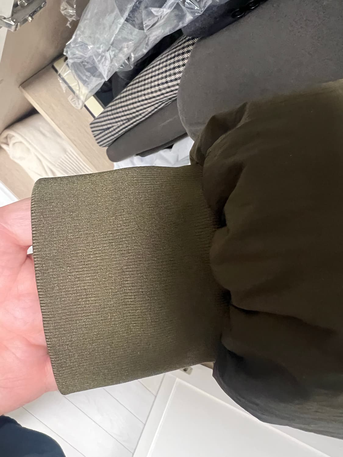 CP컴퍼니 에코크롬R 믹스드 다운 패딩 올리브그린 48 상품이미지10