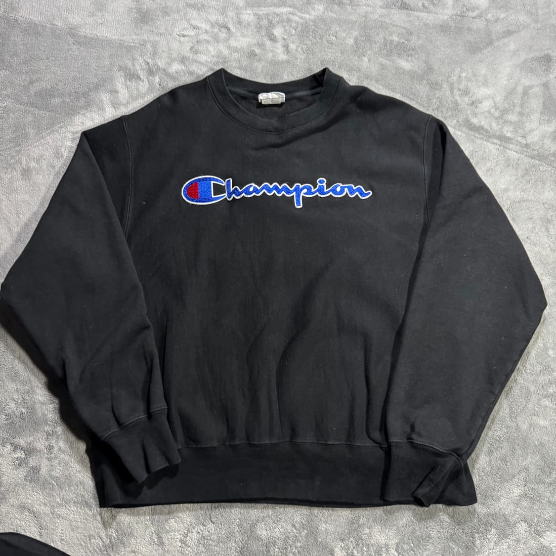 챔피온 리버스웨이브 자수로고 맨투맨 상품이미지1