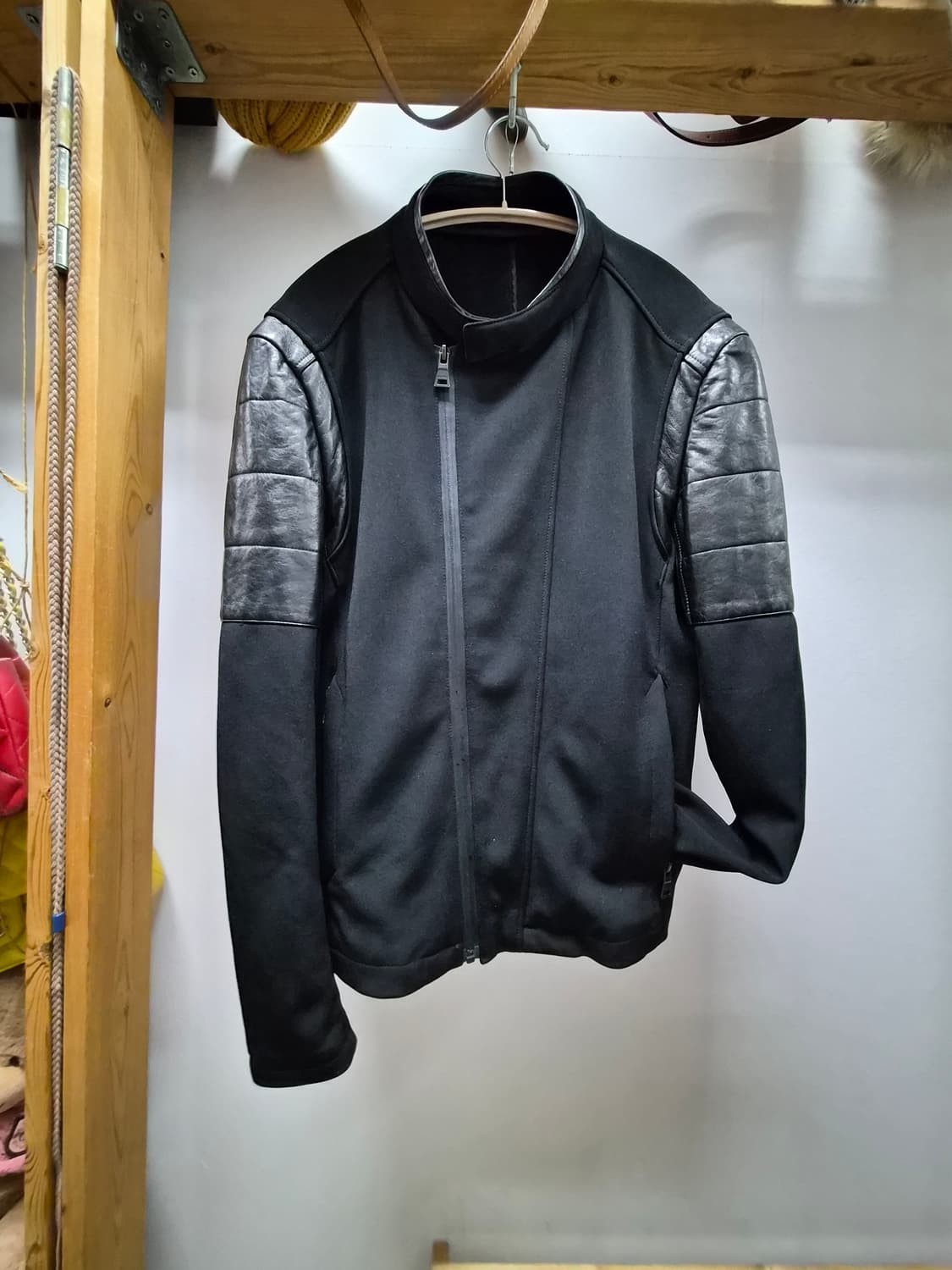 반하트 디 알바자(VanHart di Albazar) 스판가죽 블루종 상품이미지2