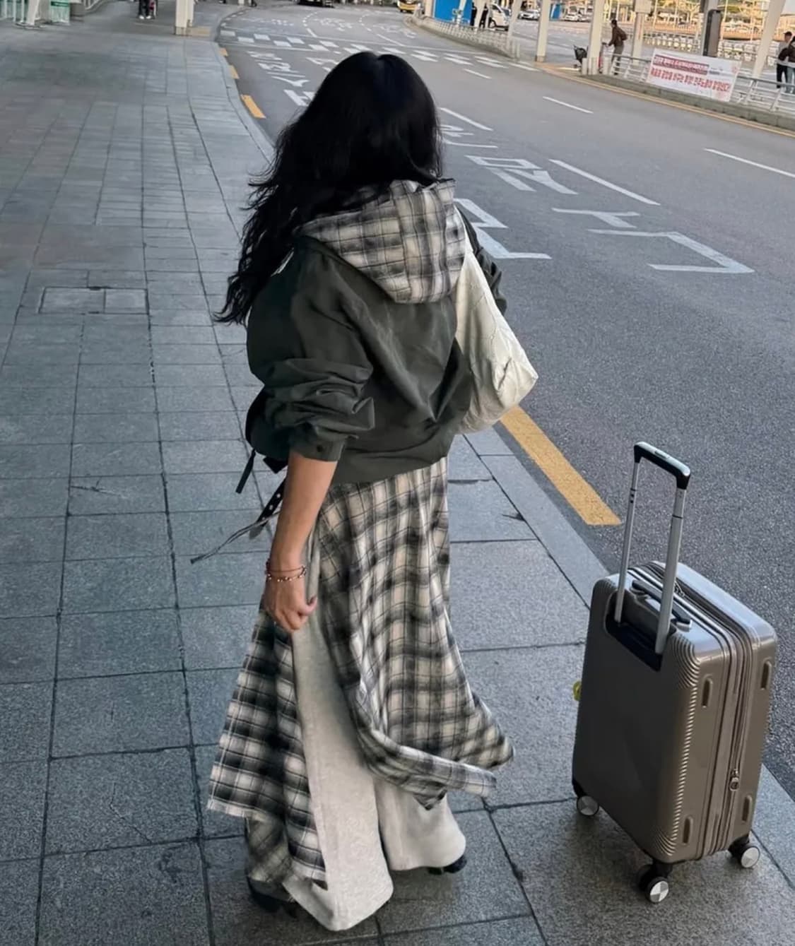 디어마이디어 체크 드레이프 프린지 랩 스커트 + 후디드 머플러 상품이미지5