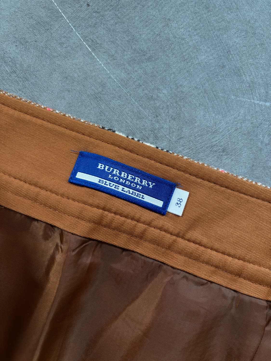 Burberry 버버리 브라운 체크 랩스커트 상품이미지6