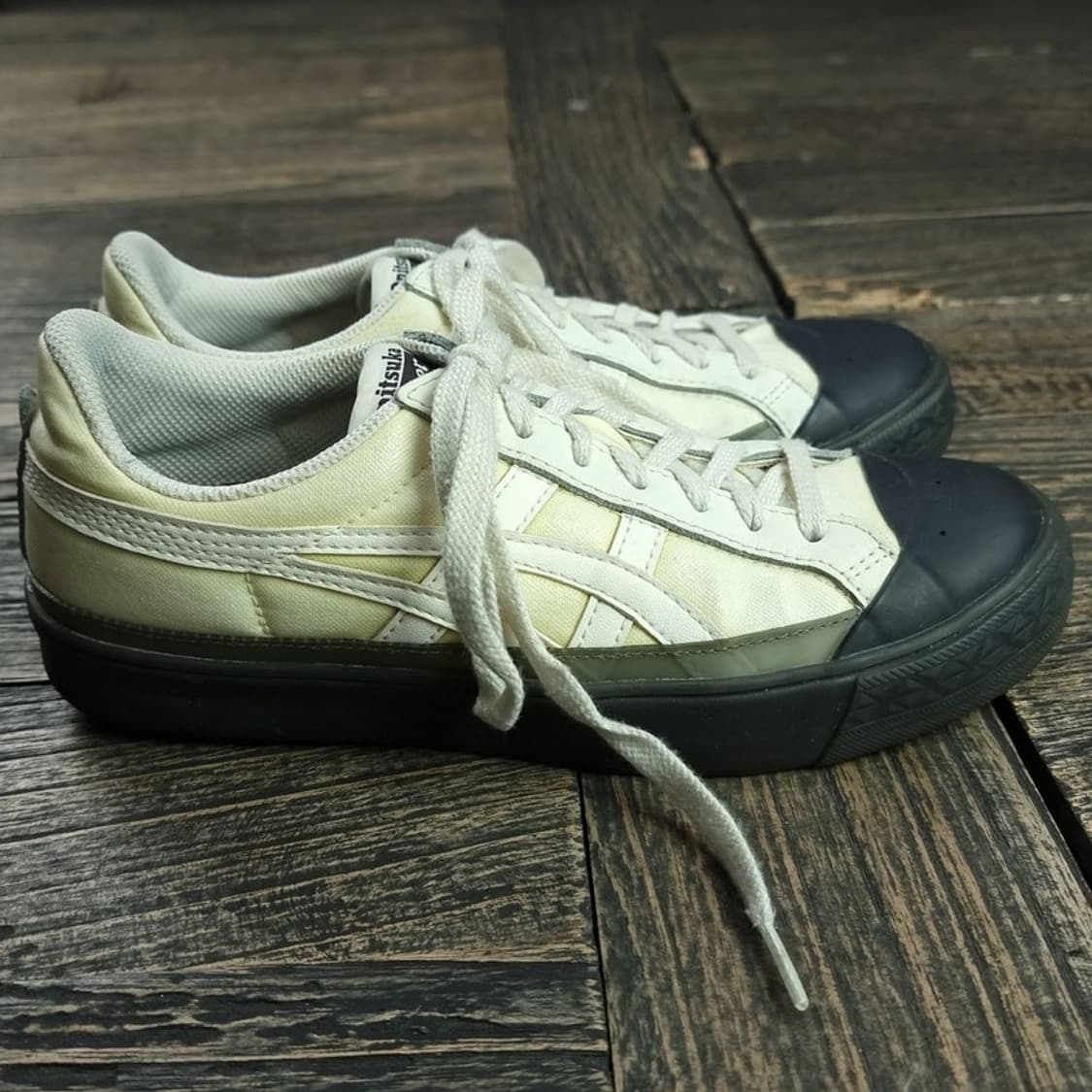 [오니츠카타이거] 덕 코팅 스니커즈 M17817 상품이미지3